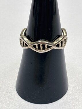 Shube Sterling Silver Double Helix Ring | Size 7 | Dakota West 925